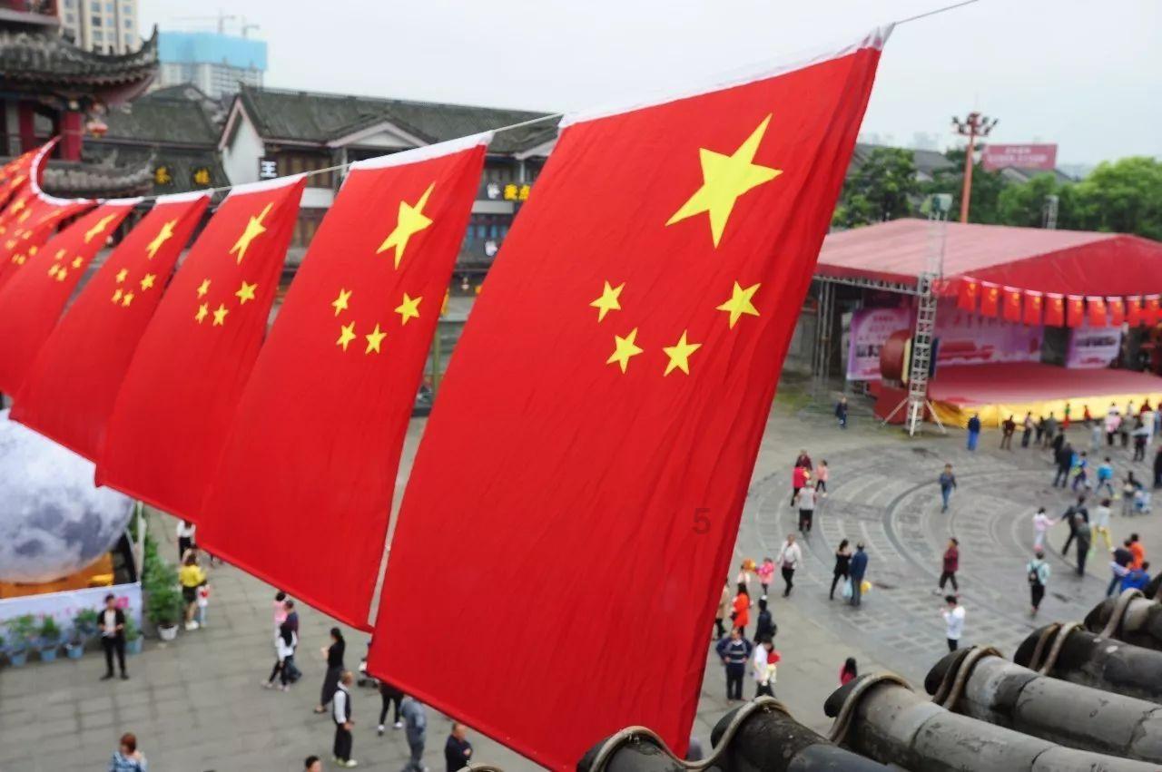 逃离诡异的森林